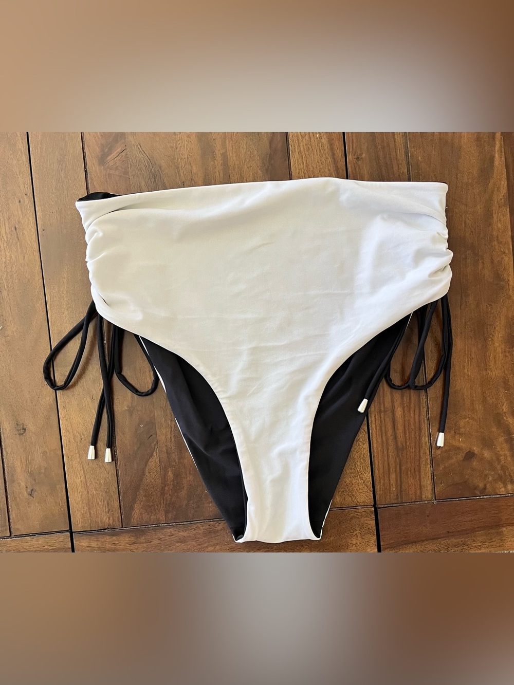 Reversible Black/White Bikini Bottoms - Great Quality! - Picture 5 of 5